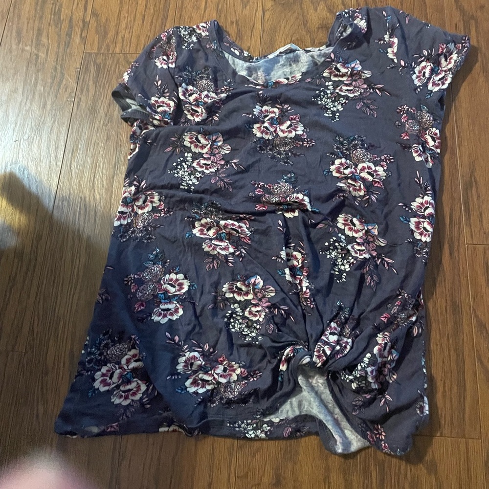 Nine Britton Black Floral Short Sleeve Top